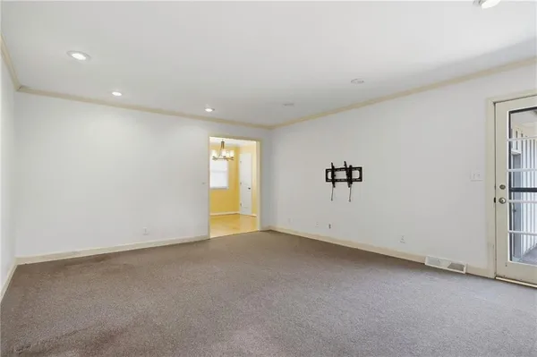 $389,000 | 1700 Twin Oaks Drive, Harrisonville, MO 64701