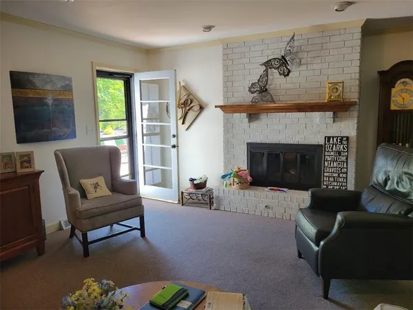 $389,000 | 1700 Twin Oaks Drive, Harrisonville, MO 64701