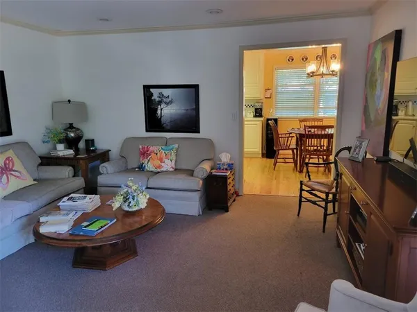 $389,000 | 1700 Twin Oaks Drive, Harrisonville, MO 64701