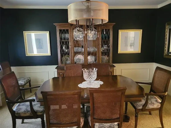 $389,000 | 1700 Twin Oaks Drive, Harrisonville, MO 64701