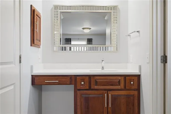 $389,000 | 1700 Twin Oaks Drive, Harrisonville, MO 64701