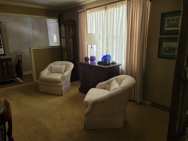 $389,000 | 1700 Twin Oaks Drive, Harrisonville, MO 64701