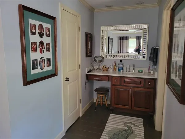 $389,000 | 1700 Twin Oaks Drive, Harrisonville, MO 64701