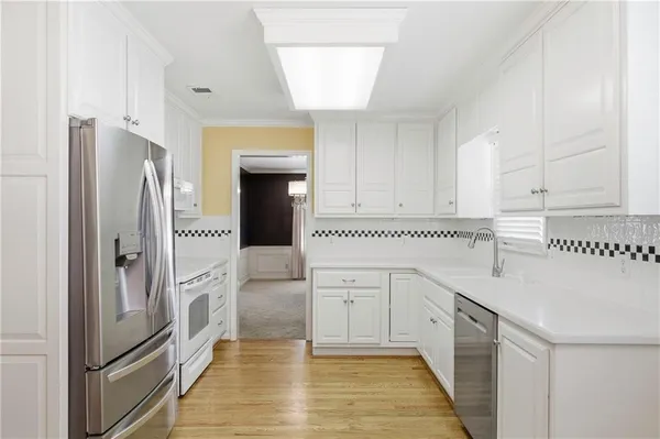 $389,000 | 1700 Twin Oaks Drive, Harrisonville, MO 64701