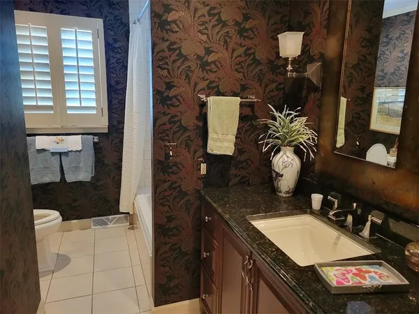 $389,000 | 1700 Twin Oaks Drive, Harrisonville, MO 64701