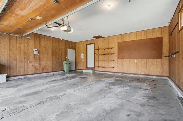 $389,000 | 1700 Twin Oaks Drive, Harrisonville, MO 64701