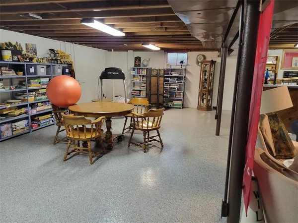 $389,000 | 1700 Twin Oaks Drive, Harrisonville, MO 64701