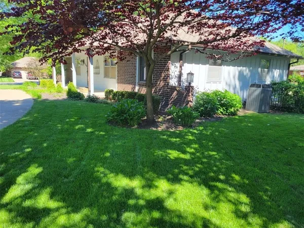 $389,000 | 1700 Twin Oaks Drive, Harrisonville, MO 64701