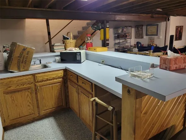 $389,000 | 1700 Twin Oaks Drive, Harrisonville, MO 64701