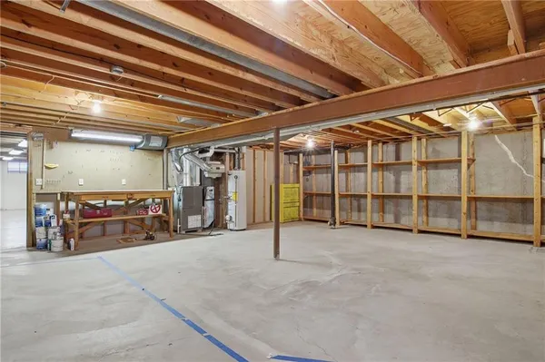 $389,000 | 1700 Twin Oaks Drive, Harrisonville, MO 64701