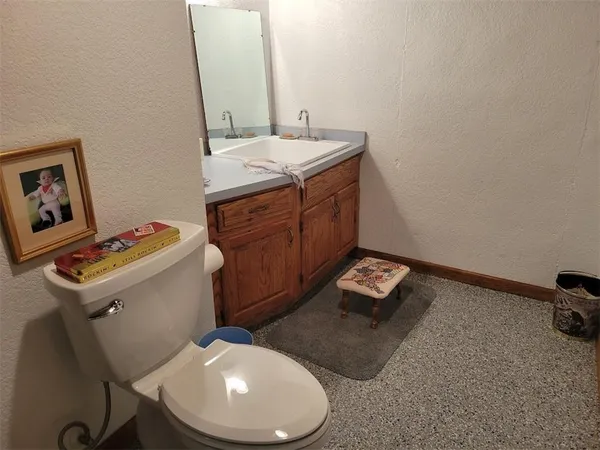 $389,000 | 1700 Twin Oaks Drive, Harrisonville, MO 64701