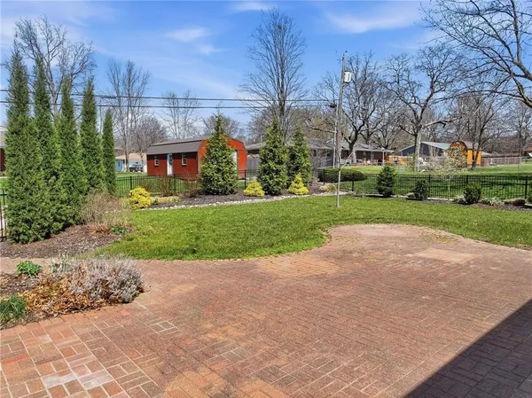 $389,000 | 1700 Twin Oaks Drive, Harrisonville, MO 64701