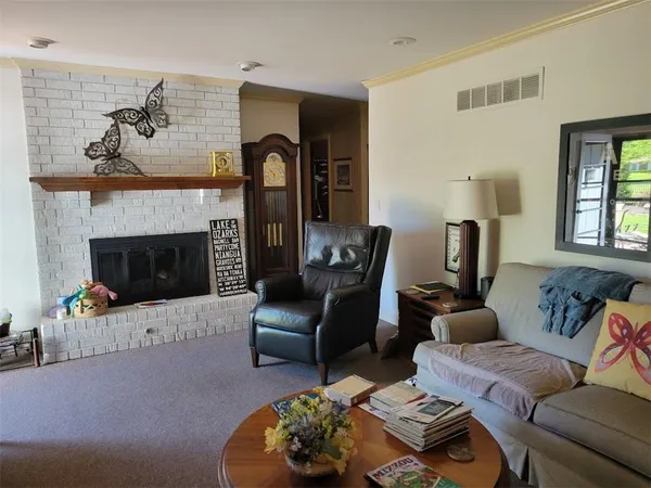 $389,000 | 1700 Twin Oaks Drive, Harrisonville, MO 64701