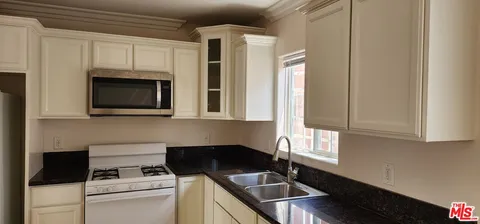 $1,125,000 | 1873 West Jefferson Boulevard, Los Angeles, CA 90018