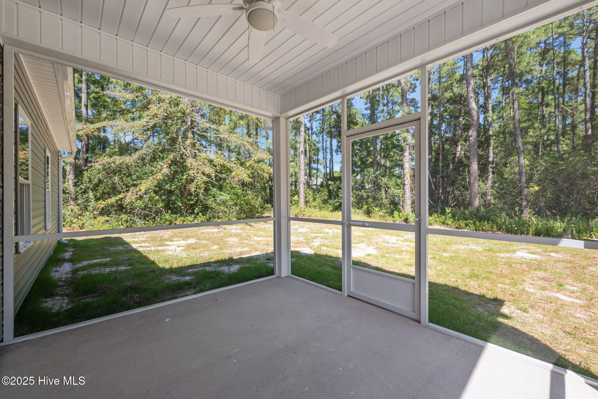 1230 Petite Terre Court New Bern, NC 28560 - Photo 4 of 36 4-web-or-mls-DSC_3639