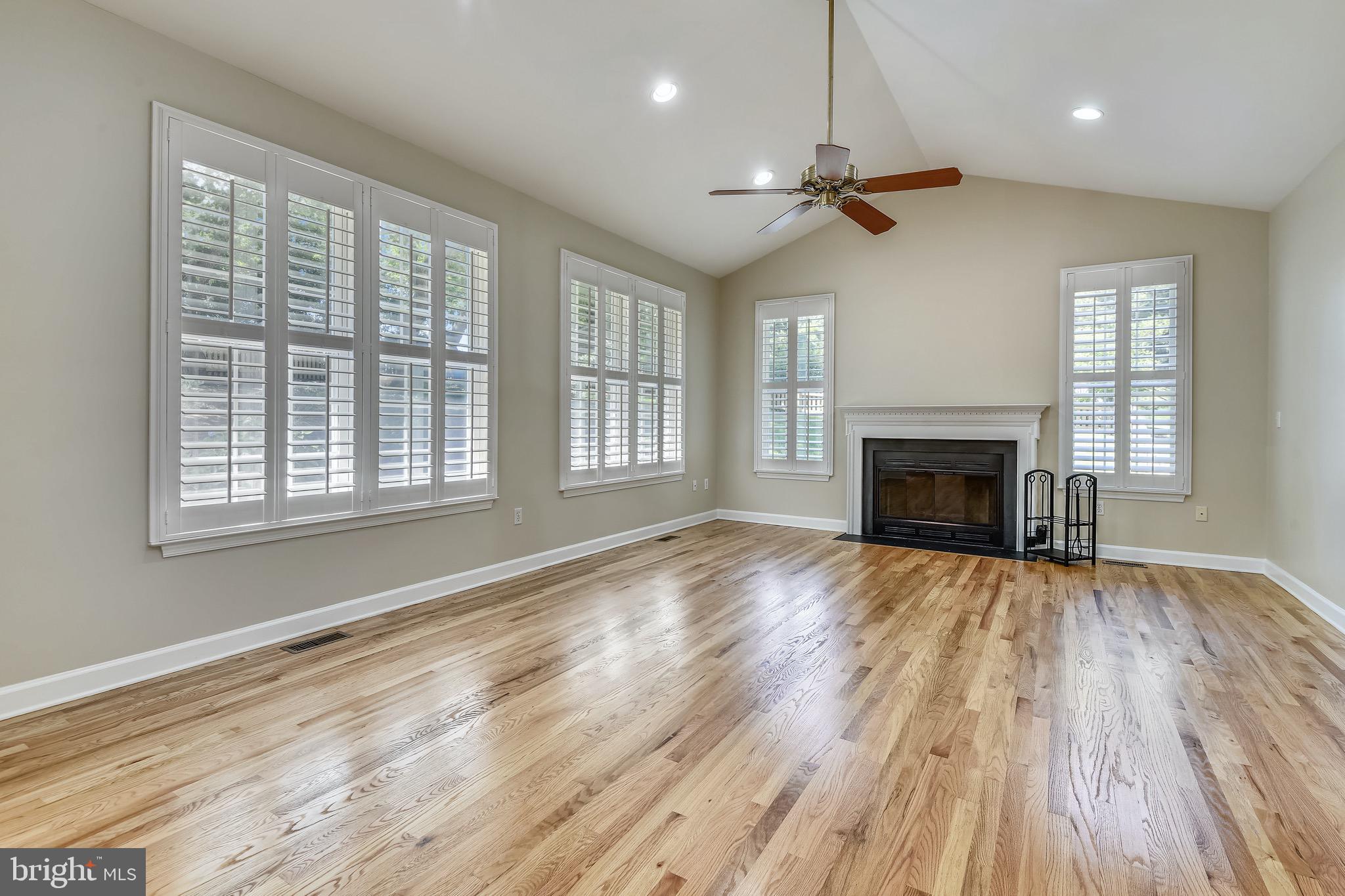 2691 Carrollton Road Annapolis, MD 21403 - Photo 5 of 42 Large family room adjacent to kitchen