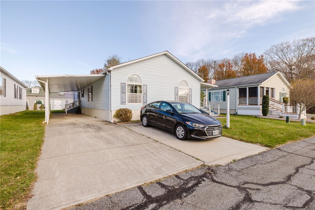 18 Mockingbird Lane Tiverton, RI 02878 - Photo 2 of 32