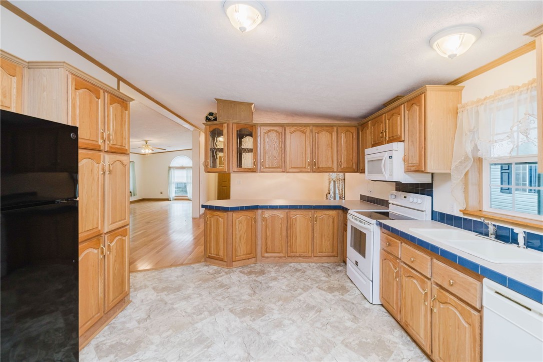 18 Mockingbird Lane Tiverton, RI 02878 - Photo 6 of 32