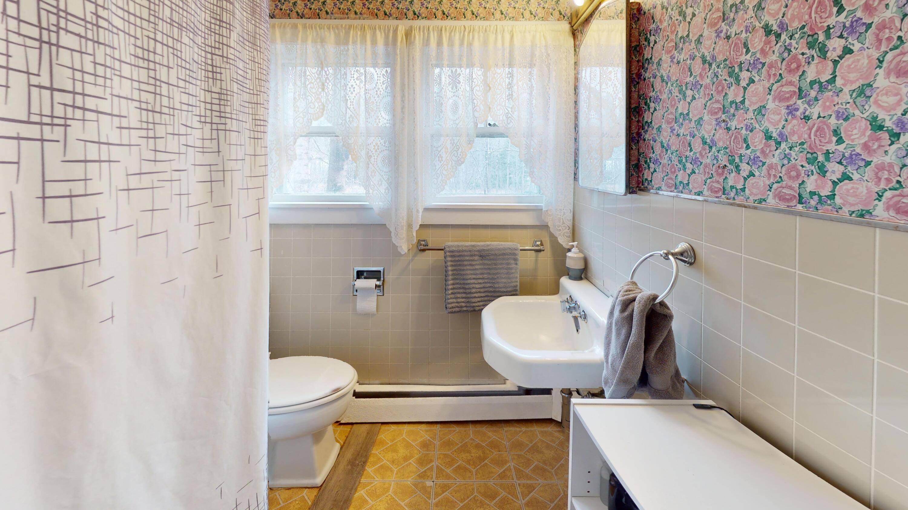 332 Seawall Road Southwest Harbor, ME 04679 - Photo 18 of 50 First Floor Full Bathroom
