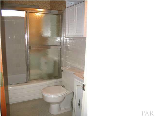 6750 Data Street Pensacola, FL 32504 - Photo 14 of 21 Guest Bathroom