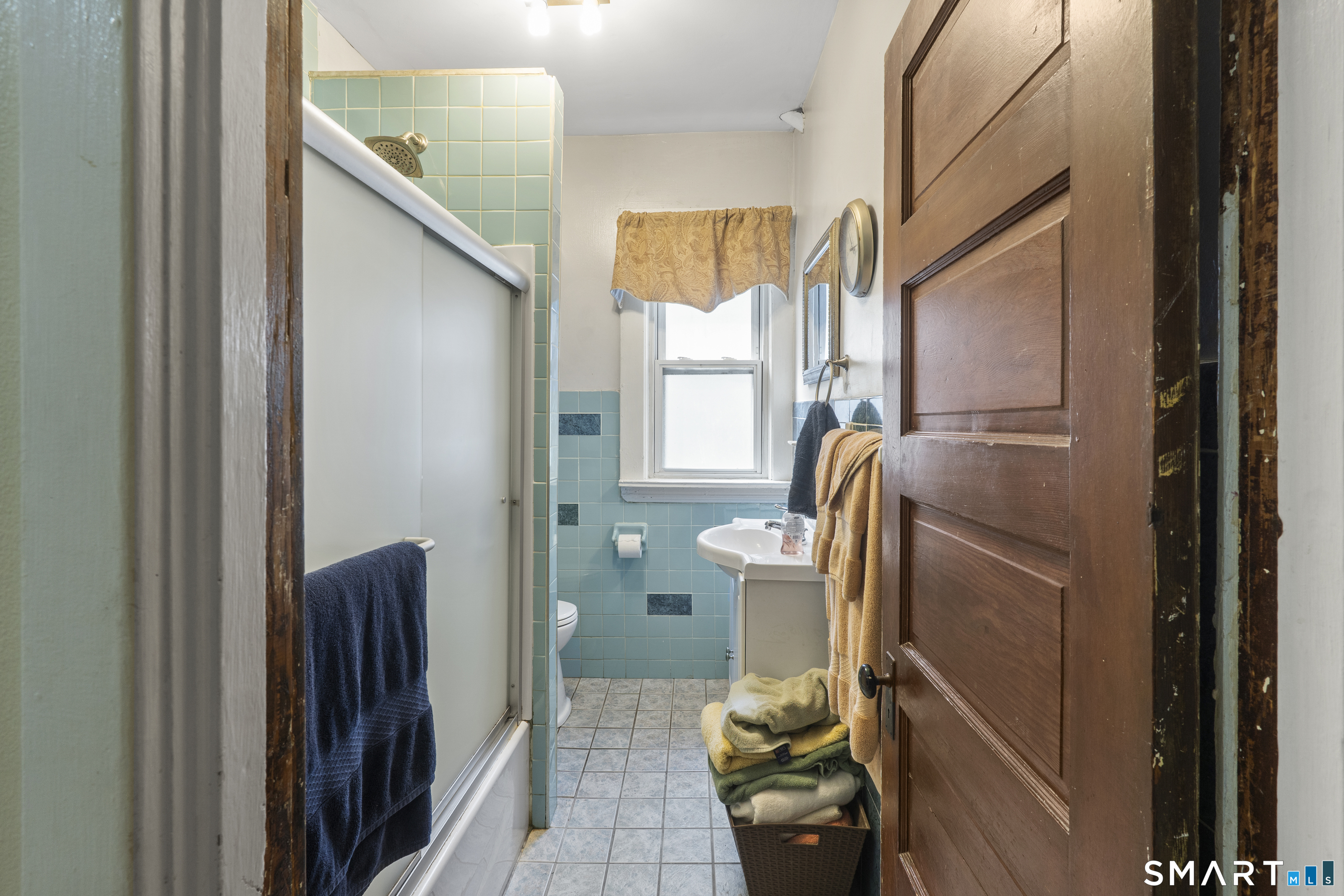 181 Butler Street Hamden, CT 06511 - Photo 12 of 27 Gallery Image 12