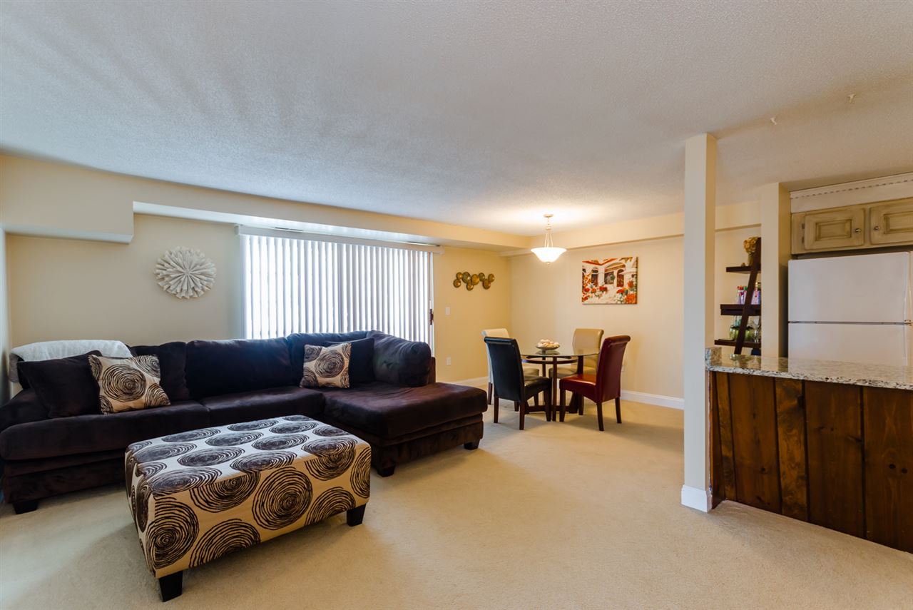 154 Cannongate III Road Nashua, NH 03063 - Photo 1 of 29 Gallery Image 1
