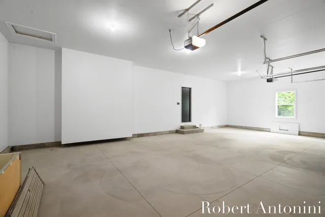 $660,000 | 6691 Egan Avenue Southeast, Caledonia, MI 49316