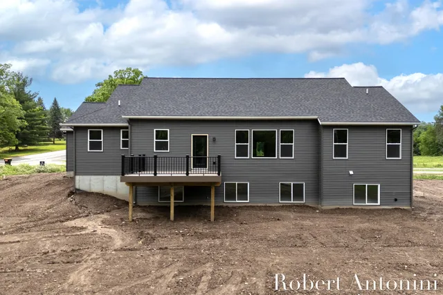 $660,000 | 6691 Egan Avenue Southeast, Caledonia, MI 49316