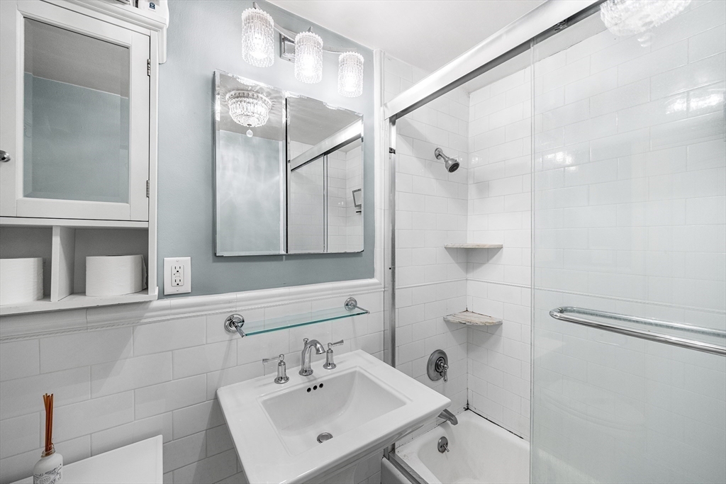 1 St Charles Street, Unit 3 Boston, MA 02116 - Photo 20 of 36