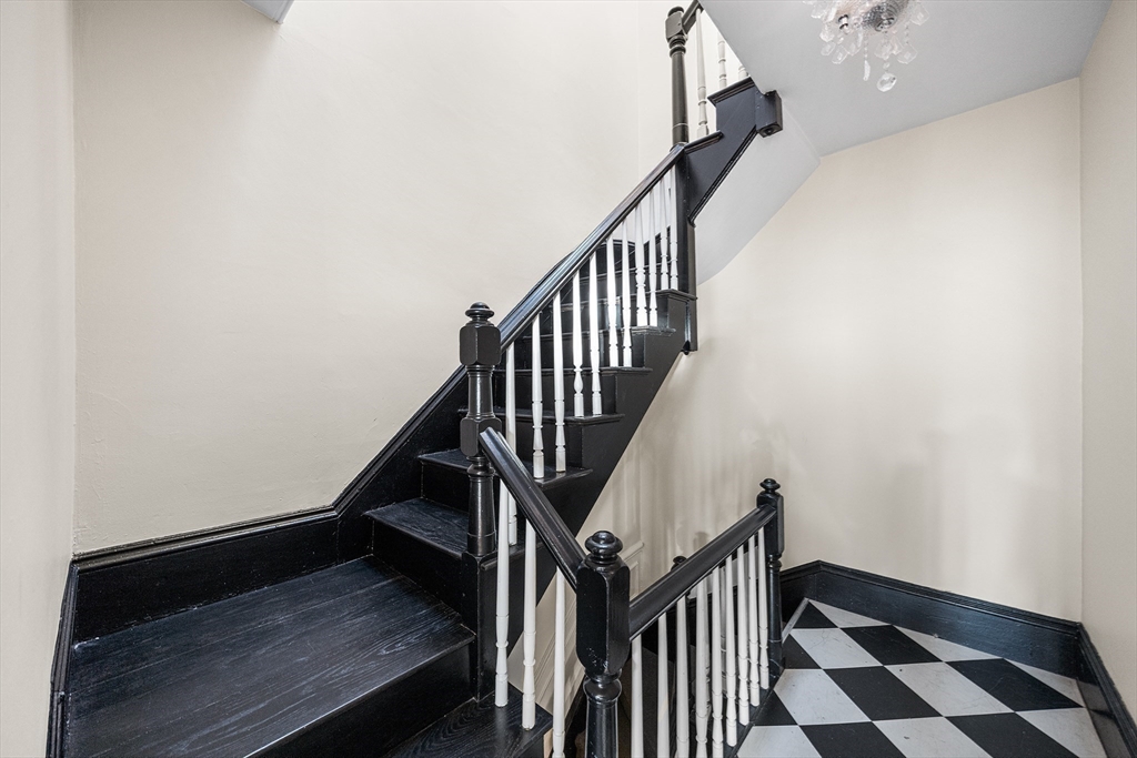 1 St Charles Street, Unit 3 Boston, MA 02116 - Photo 23 of 36