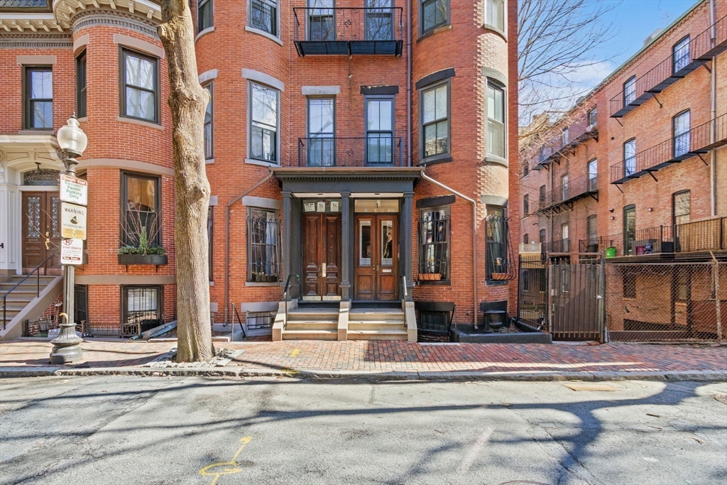 1 St Charles Street, Unit 3 Boston, MA 02116 - Photo 30 of 36