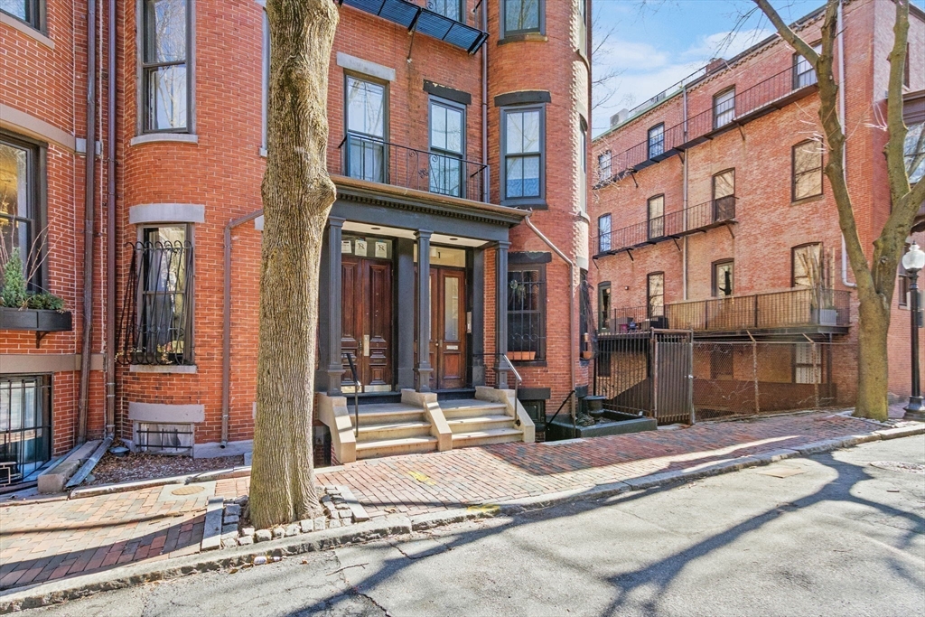1 St Charles Street, Unit 3 Boston, MA 02116 - Photo 31 of 36