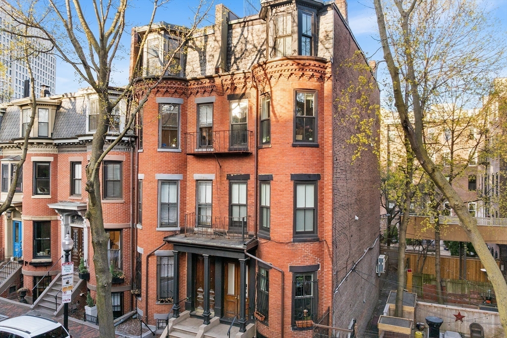 1 St Charles Street, Unit 3 Boston, MA 02116 - Photo 32 of 36