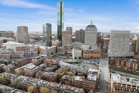 $740,000 | 1 St Charles Street, Unit 3, Boston, MA 02116
