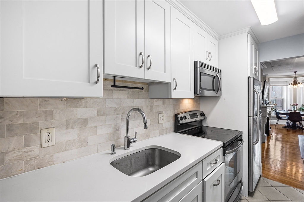 1 St Charles Street, Unit 3 Boston, MA 02116 - Photo 8 of 36
