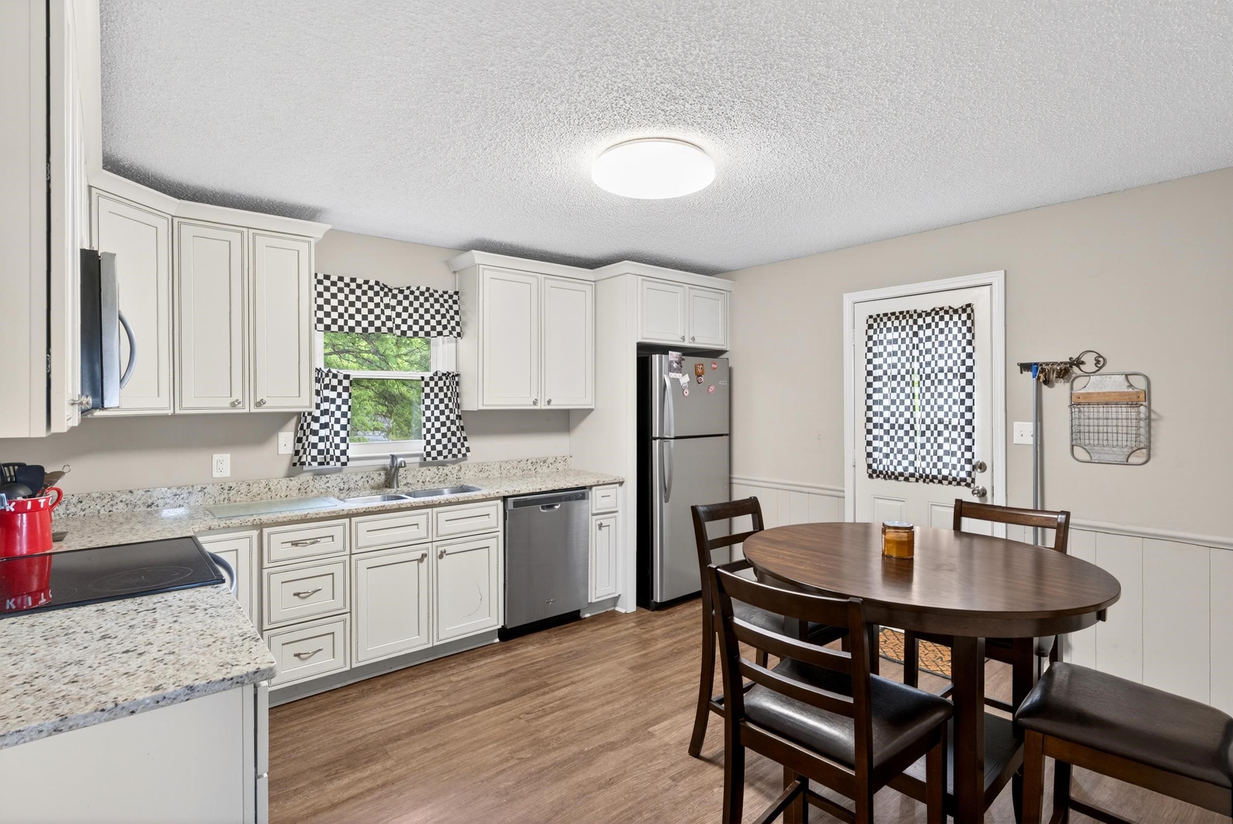 190 Goodjoin Road Campobello, SC 29322 - Photo 9 of 26