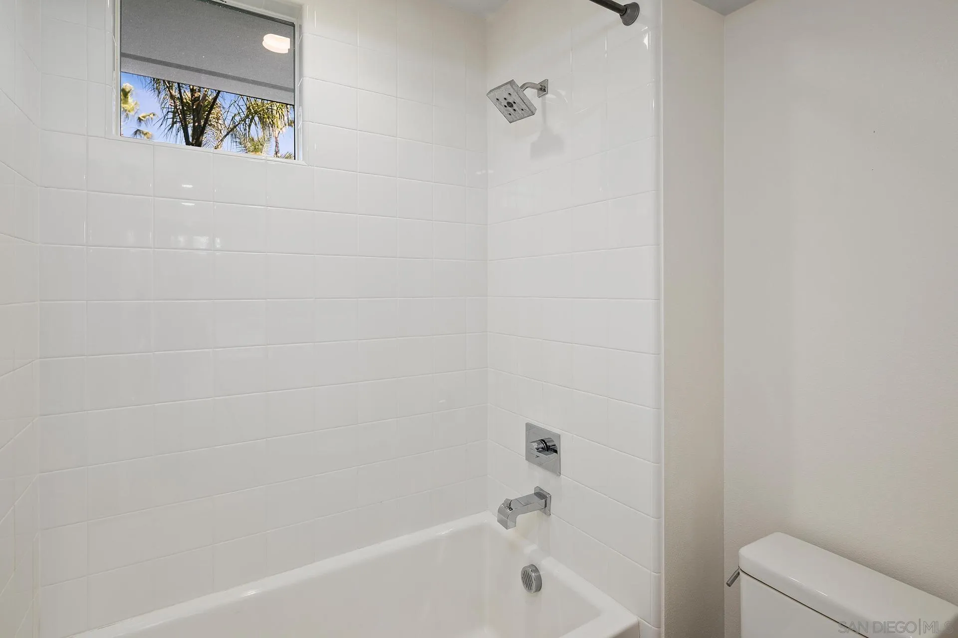 1935 North Vulcan Avenue Encinitas, CA 92024 - Photo 17 of 22 a bathroom with a bathtub