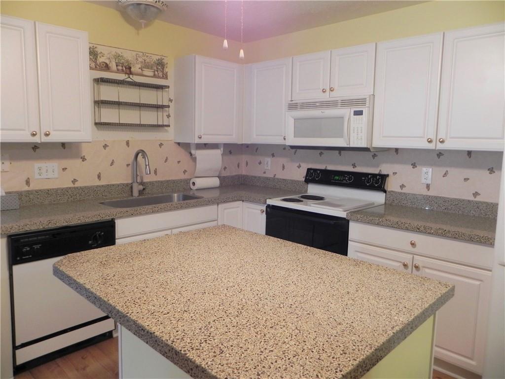 6553 Rainer Way Indianapolis, IN 46214 - Photo 8 of 17 Gallery Image 8