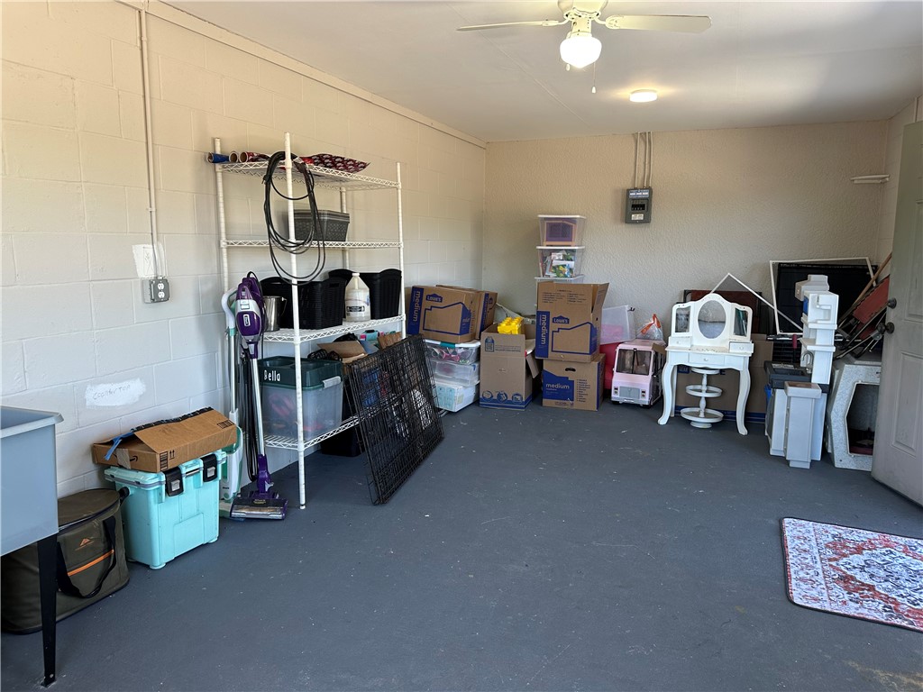 14650 87th Street Fellsmere, FL 32948 - Photo 32 of 36 a room with furniture and a wooden floor