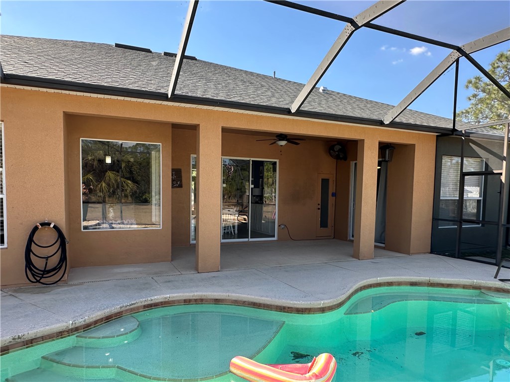 14650 87th Street Fellsmere, FL 32948 - Photo 7 of 36 a view of a porch with a yard