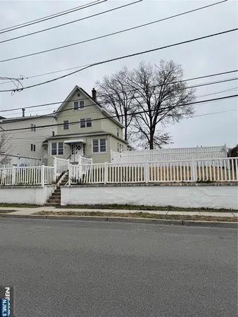 $2,200 | 140 Clinton Place, Unit 2, East Rutherford, NJ 07073