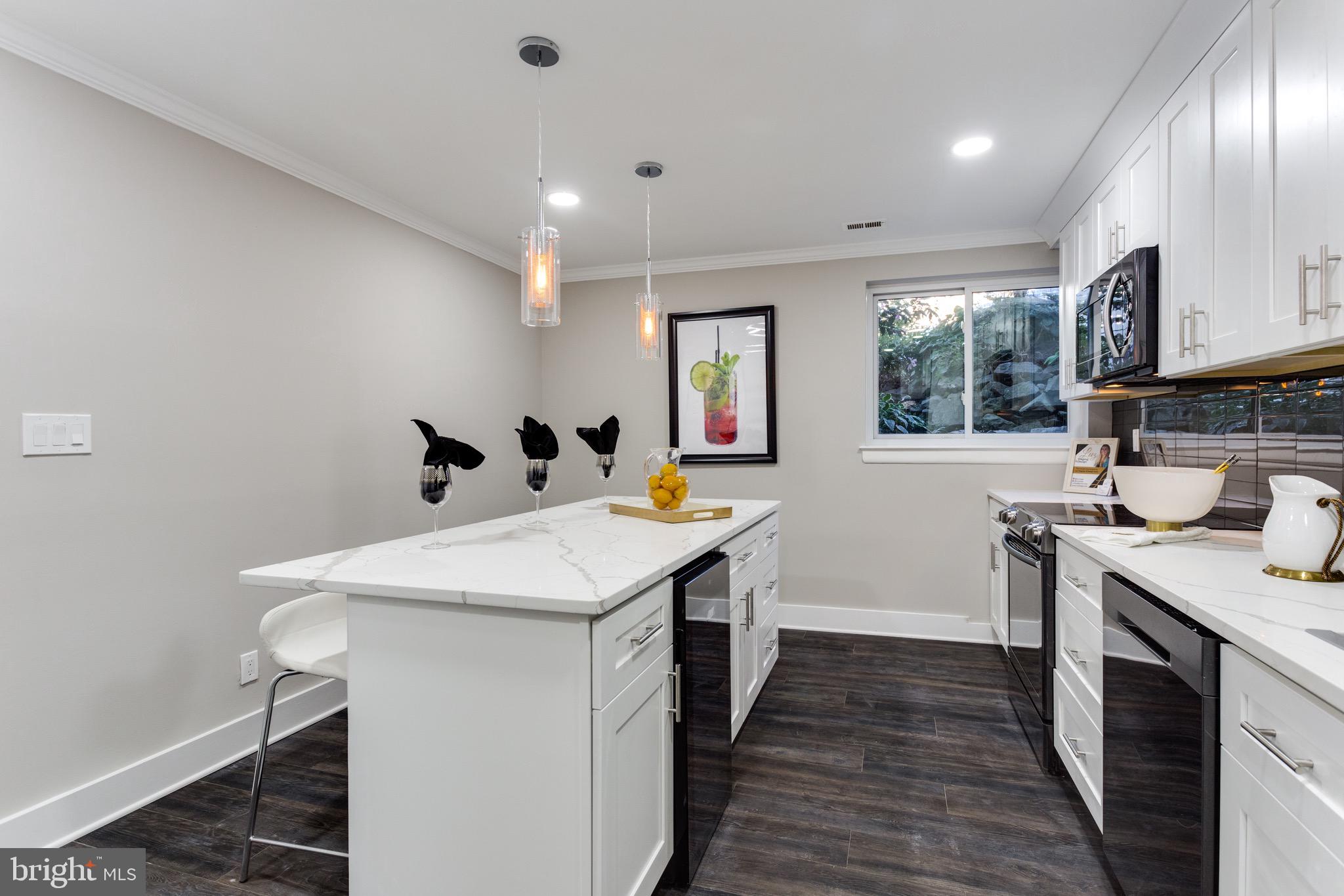 11138 Harbor Court Reston, VA 20191 - Photo 5 of 57