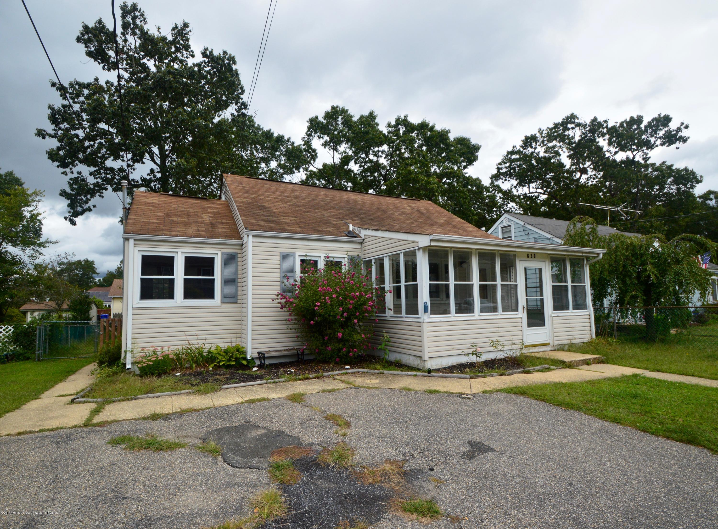 630 Ivanhoe Road Brick, NJ 08723 - Photo 2 of 13 DSC_0507