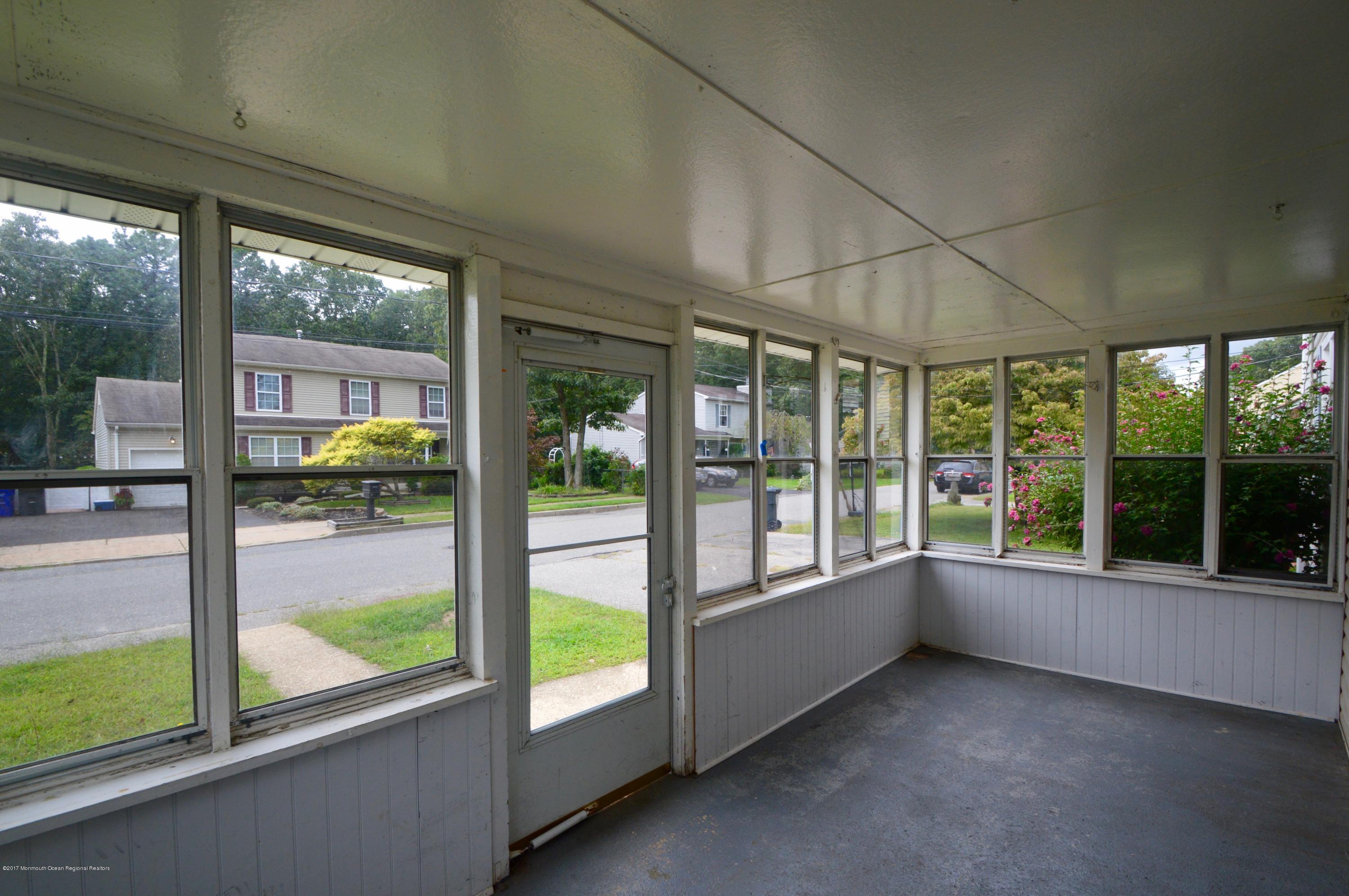 630 Ivanhoe Road Brick, NJ 08723 - Photo 3 of 13 DSC_0510