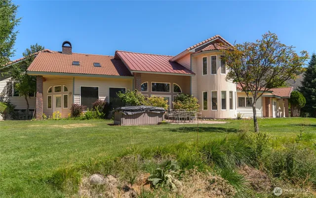 $1,199,000 | 572 B W Chewuch Road, Winthrop, WA 98862