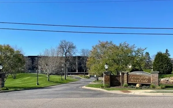 $299,900 | 1077 Sibley Memorial Highway, Unit 305, St. Paul, MN 55118