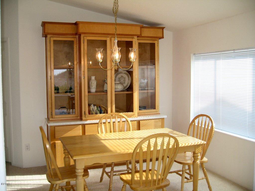 628 Northeast 57th Street Newport, OR 97365 - Photo 4 of 18 Dining Room