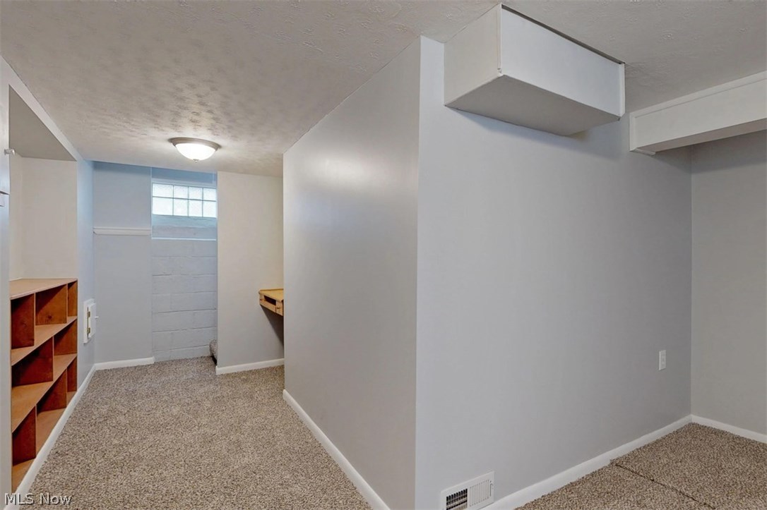 4535 Laurel Road Cleveland, OH 44121 - Photo 23 of 30