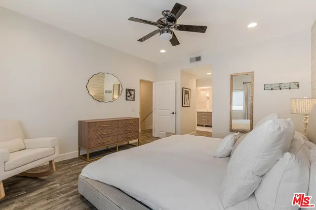 $1,200,000 | 520 South Barrington Avenue, Unit 117, Los Angeles, CA 90049
