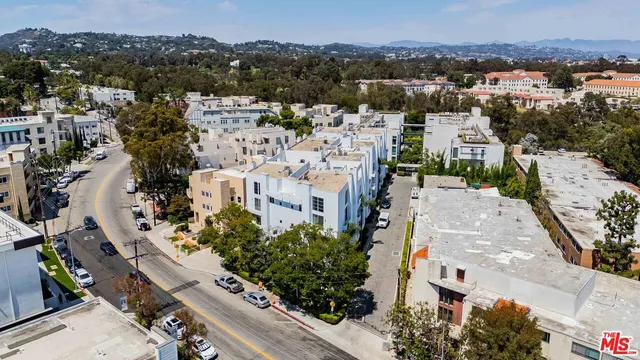 $1,200,000 | 520 South Barrington Avenue, Unit 117, Los Angeles, CA 90049